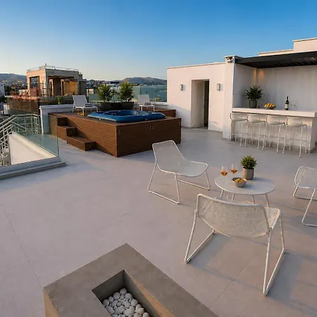Apartman Paoli Penthouse By Ezoria *