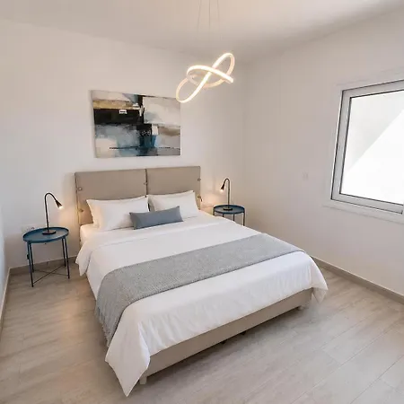 Apartman Paoli Penthouse By Ezoria *